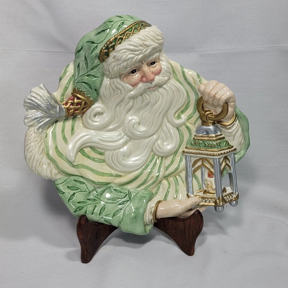 Retired FITZ AND FLOYD Classics Gregorian Santa w/ Lantern Christmas  Wall plate
